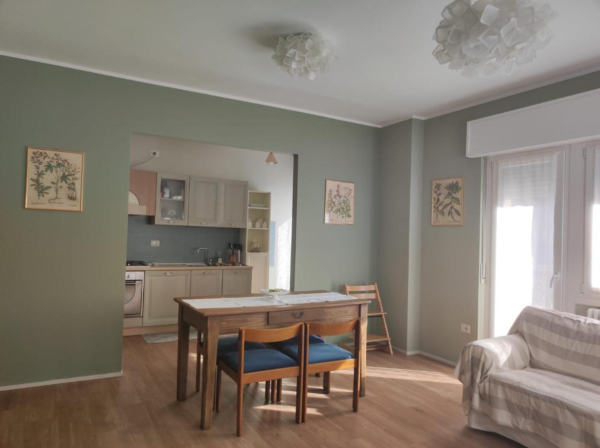 Casa Botta. Ampio Appartamento Luminoso E Confortevole モルベーニョ エクステリア 写真